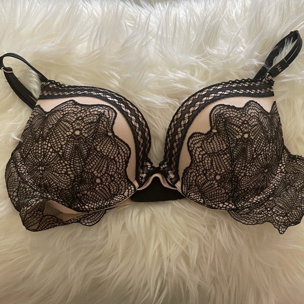 Victoria’s Secret Bombshell Bra